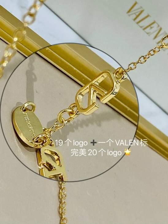 Picture of Valentino Sunglasses _SKUfw71271914fw
